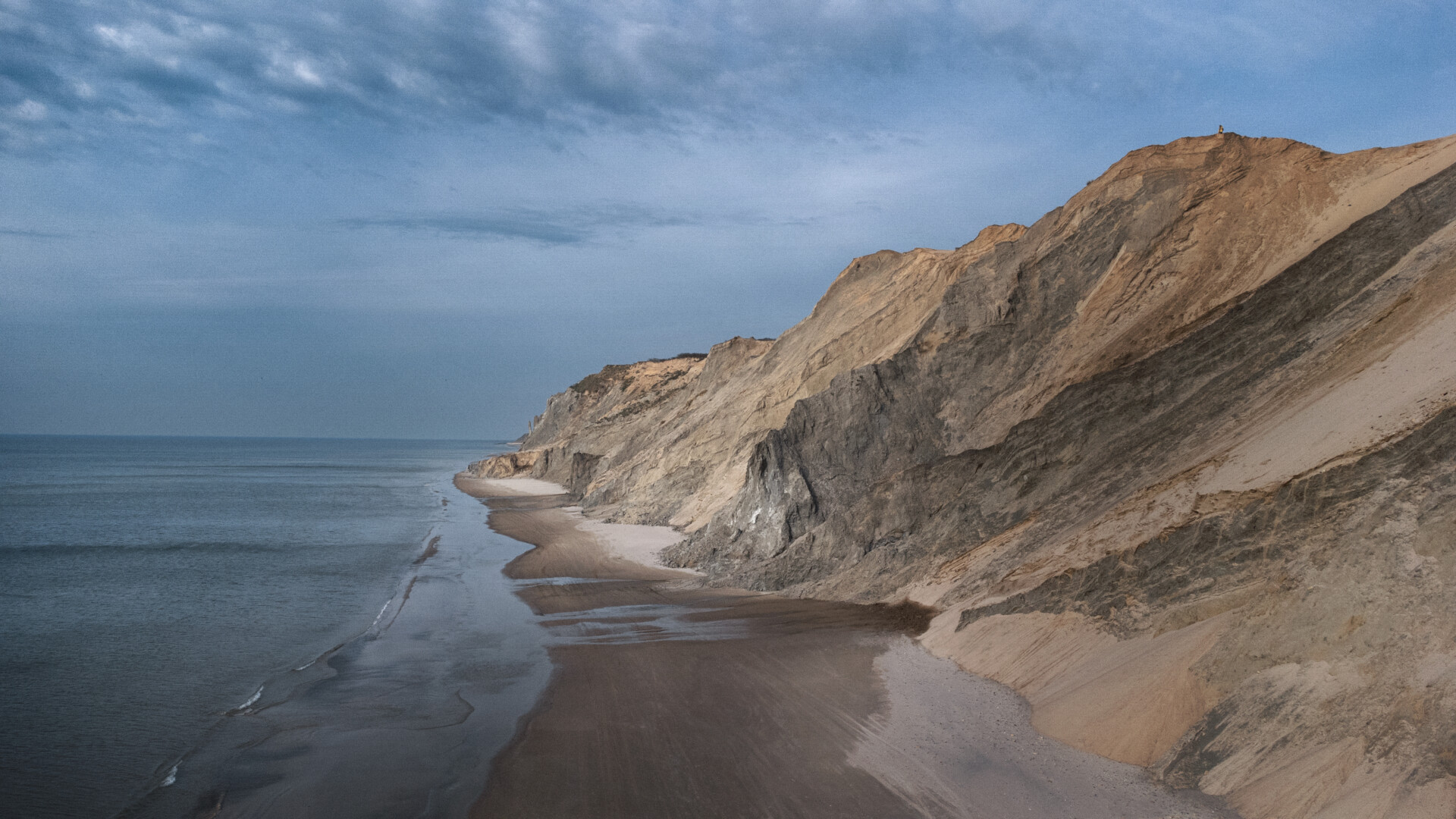 DJI 0025 Een roadtrip langs de Deense noordwestkust, op zoek naar lange stranden, steile klifs en Cold Hawaii.